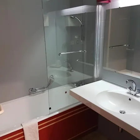 Les Rives D'allier Hotel